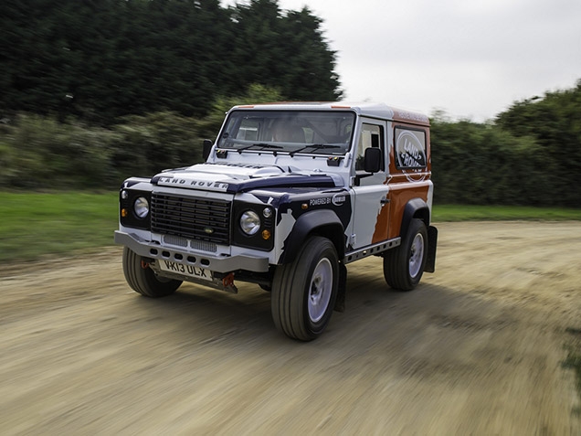   Land Rover Defender   