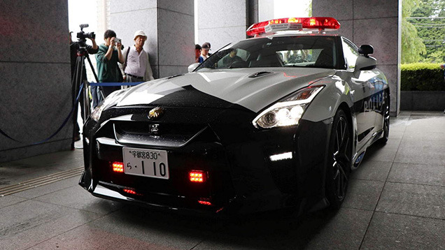   Nissan GT-R     